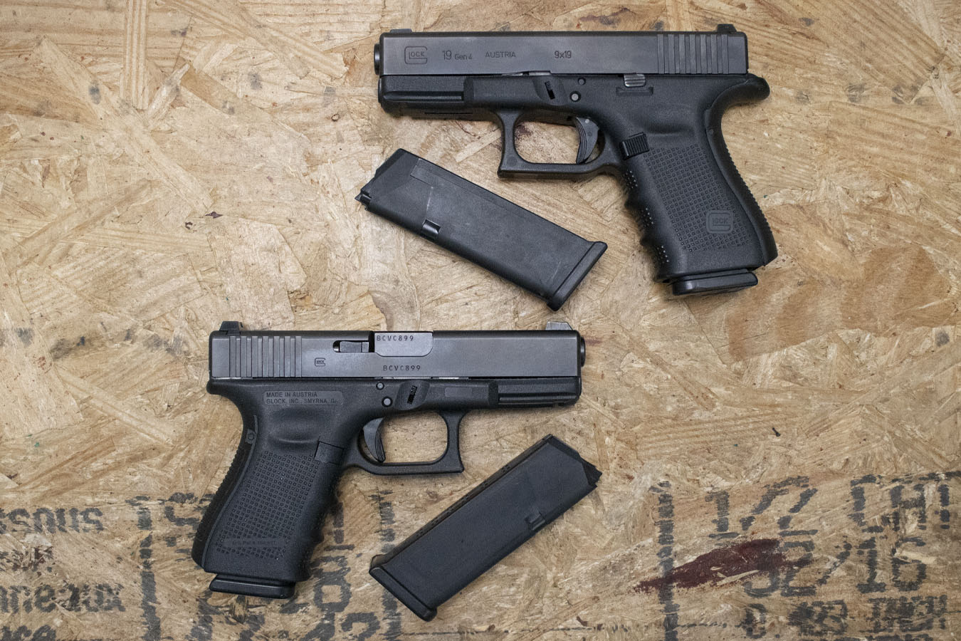 GLOCK 19 Gen4 9mm Police Trade-In Pistols with Night Sights, Two Magazines (Very Good Condition)